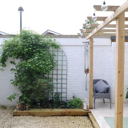 Light Filled Mid- Century 3 Bed Cottage In Dulwich London Exterior photo