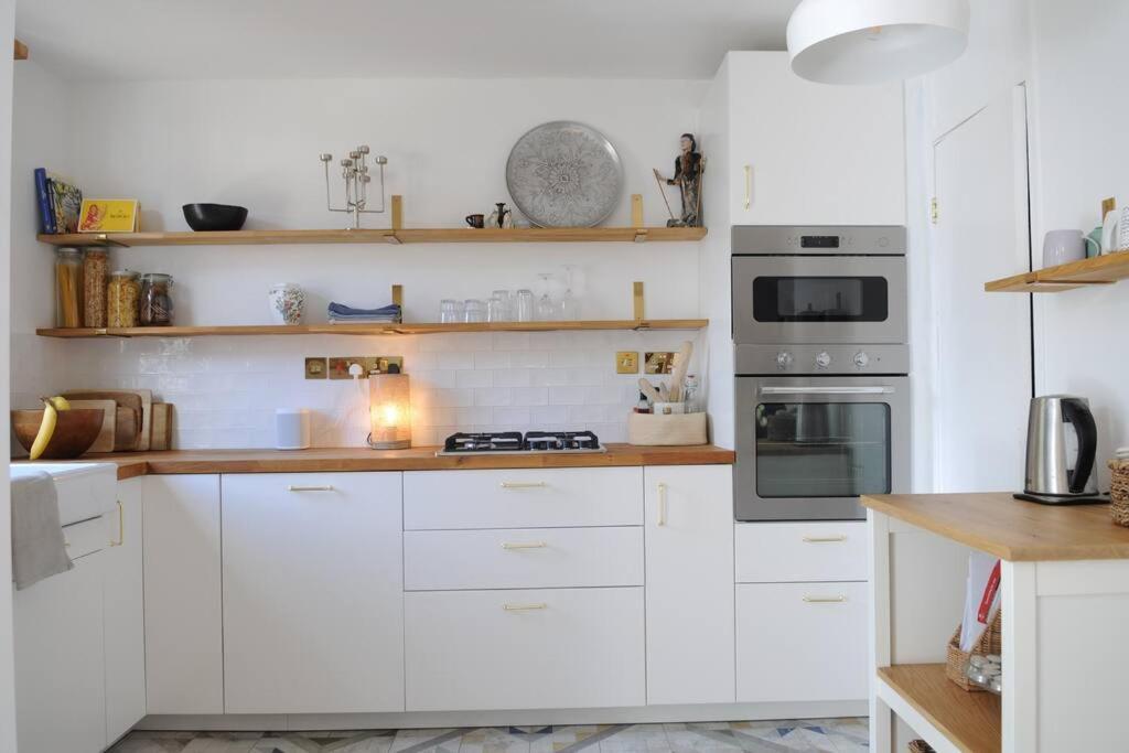 Light Filled Mid- Century 3 Bed Cottage In Dulwich London Exterior photo