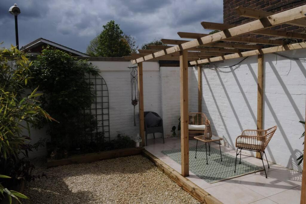 Light Filled Mid- Century 3 Bed Cottage In Dulwich London Exterior photo